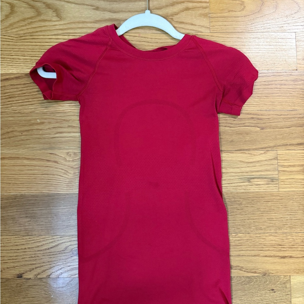 lululemon athletica Red Swiftly Tech